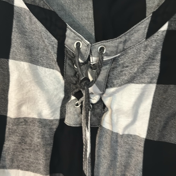 Checkered black and gray top - Picture 2 of 4